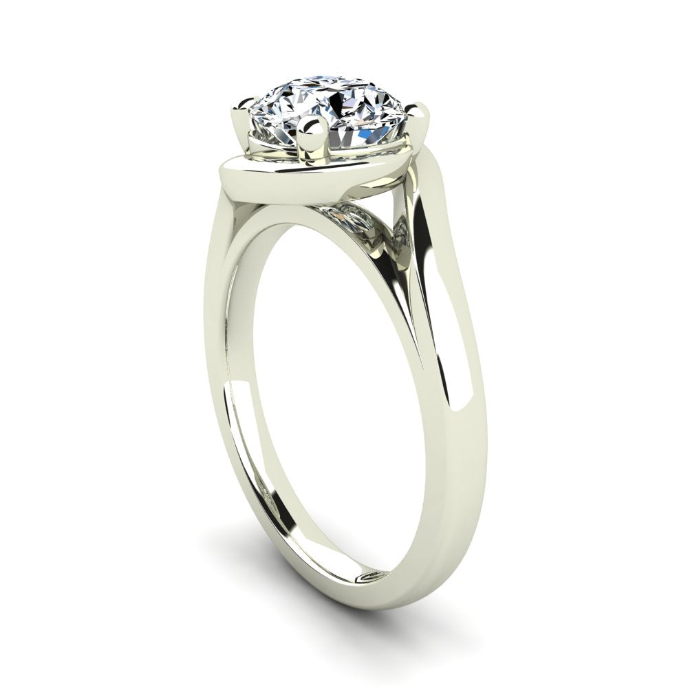 'Layla' Round Brilliant Cut Engagement Ring