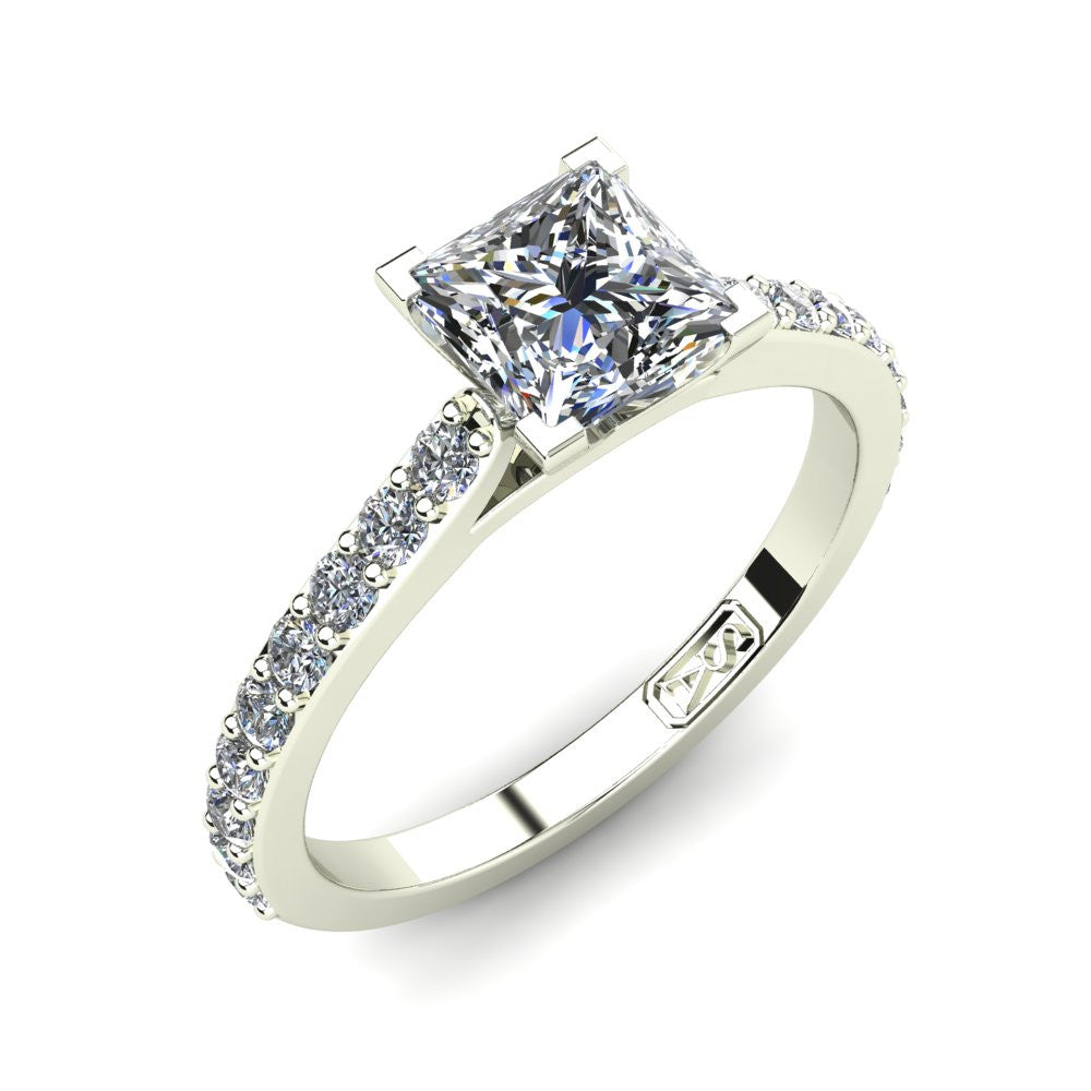 4 Claw Solitaire Setting with Shared Claw set Accent Stones