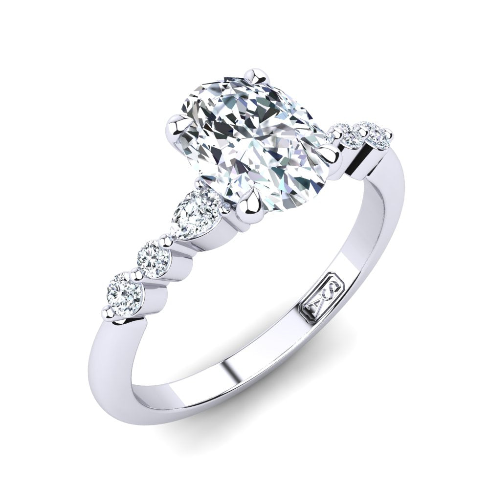 18kt White Gold, 4 Claw Solitaire Setting with RBC and Pear Accent Stones
