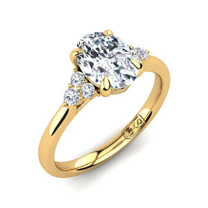 18kt Yellow Gold, 4 Claw Solitaire Setting with Cluster Accent Stones