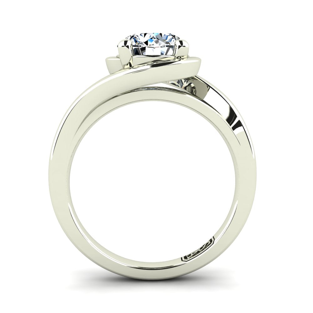 'Layla' Round Brilliant Cut Engagement Ring