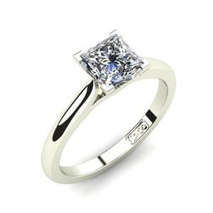 18kt Yellow Gold, Solitaire Setting with Cathedral Band