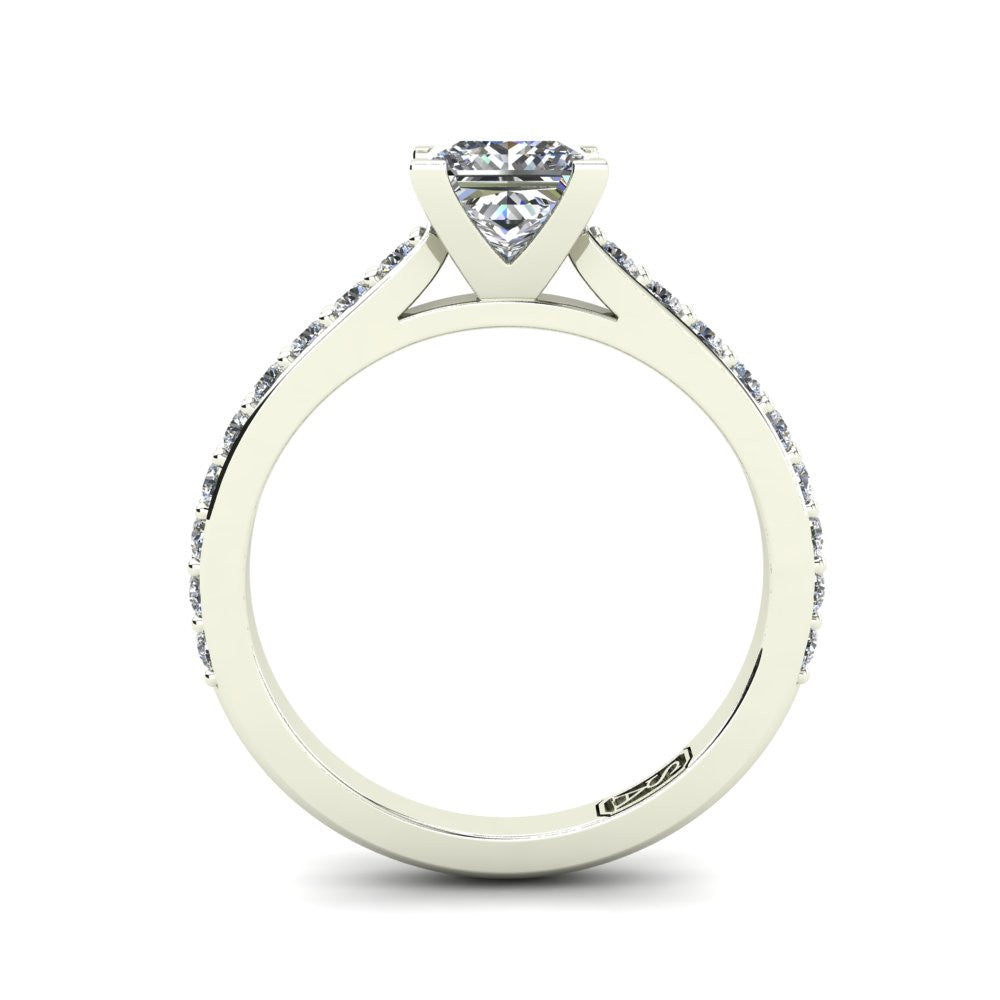 4 Claw Solitaire Setting with Shared Claw set Accent Stones